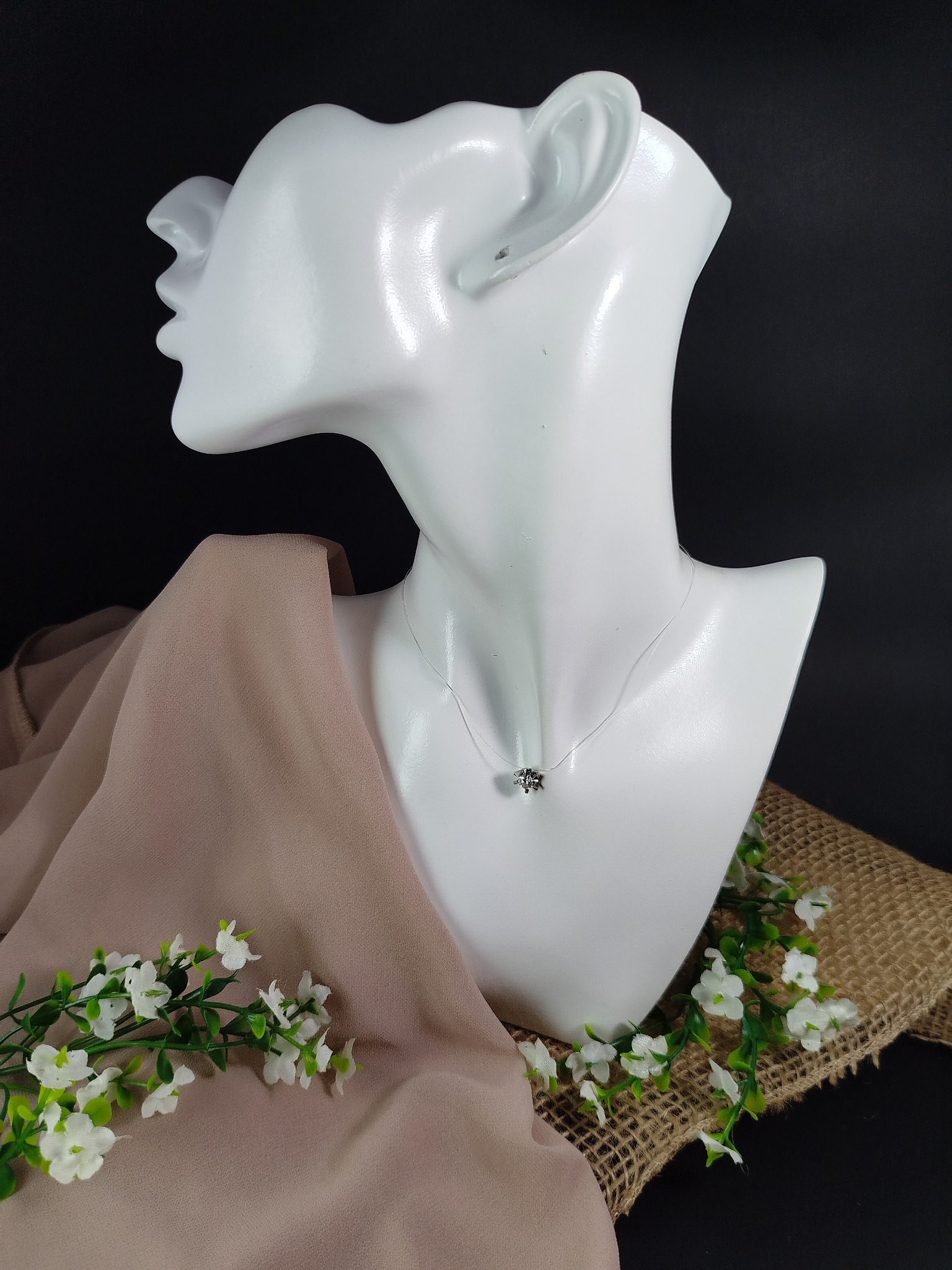 Dije en Platino 900 con Diamante Circular 0.40 ct – Color I / Claridad SI1 / 0.88 g / 0.7×0.7 cm - Image 5