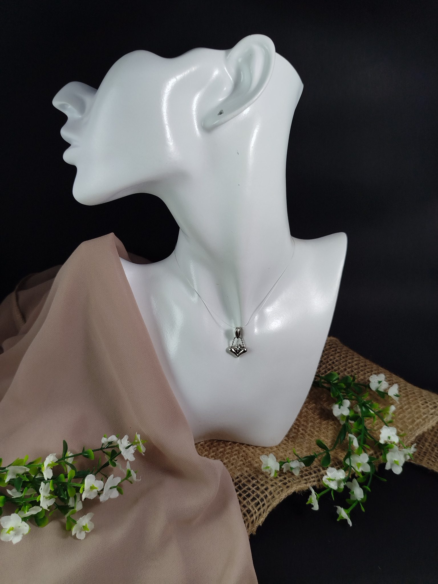 Dije de Dama en Platino 900 con Diamante 0.05 ct – Diseño Corazón / 2.88 g / 21 × 11 mm - Image 5