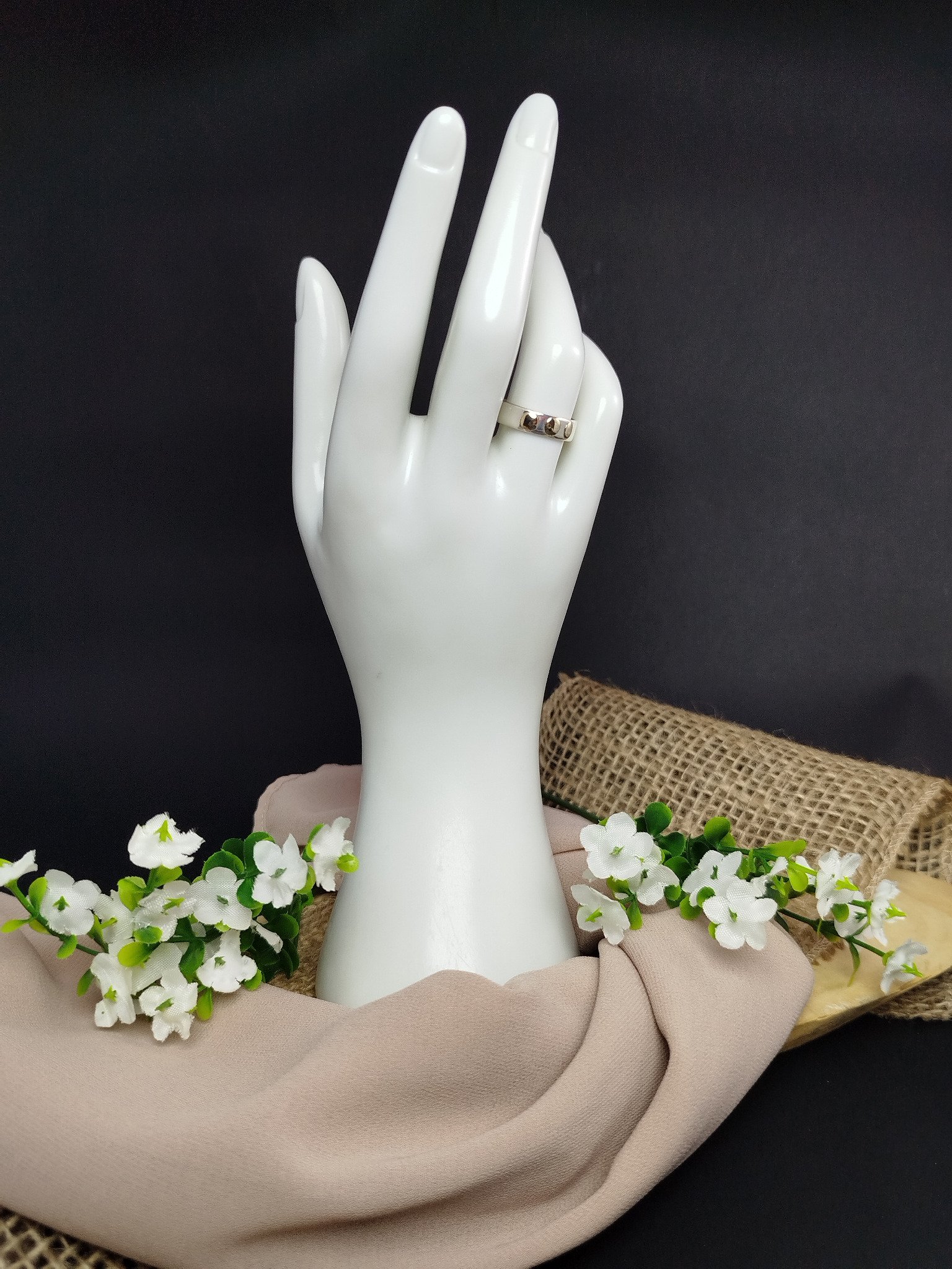 Anillo de Plata 950 con Tres Círculos de Oro – 2.88 g (Talla 6) - Image 2