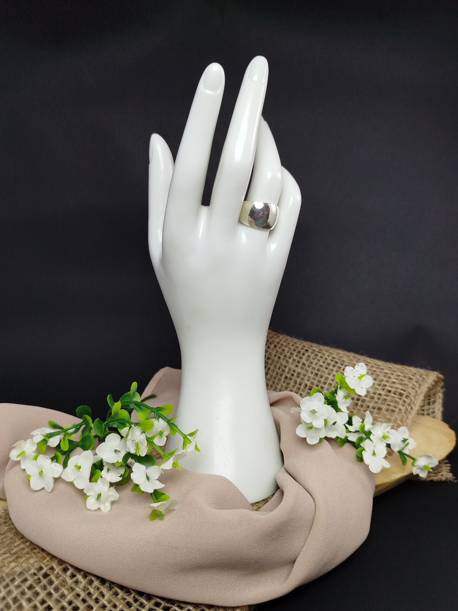 Anillo Liso de Plata 950 – 7.84 g (Talla 7.5) - Image 3