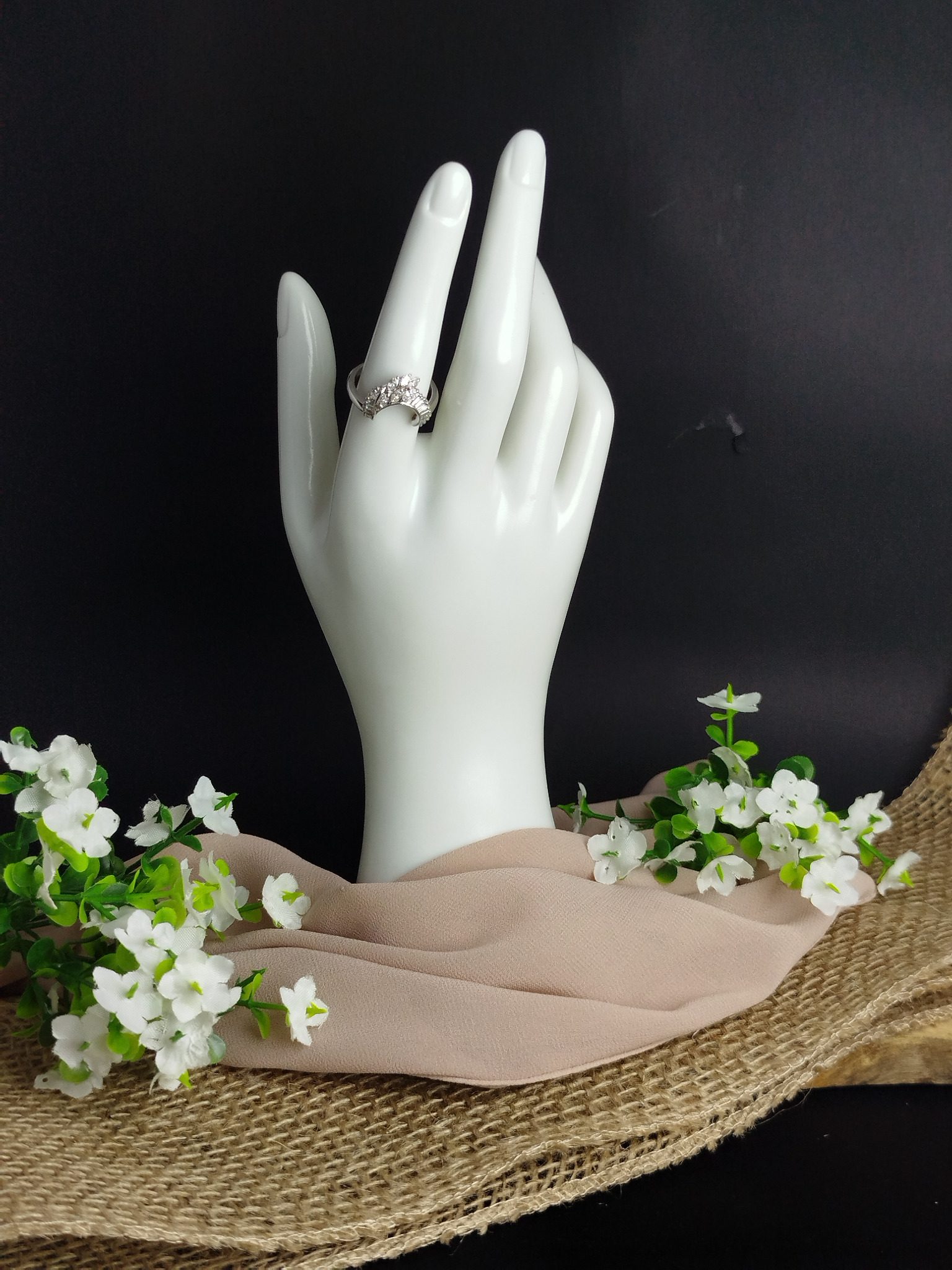 Anillo en Platino 900 con 23 Diamantes (0.73 ct VVS2–SI1) – 6.44 g / Talla 7 - Image 4