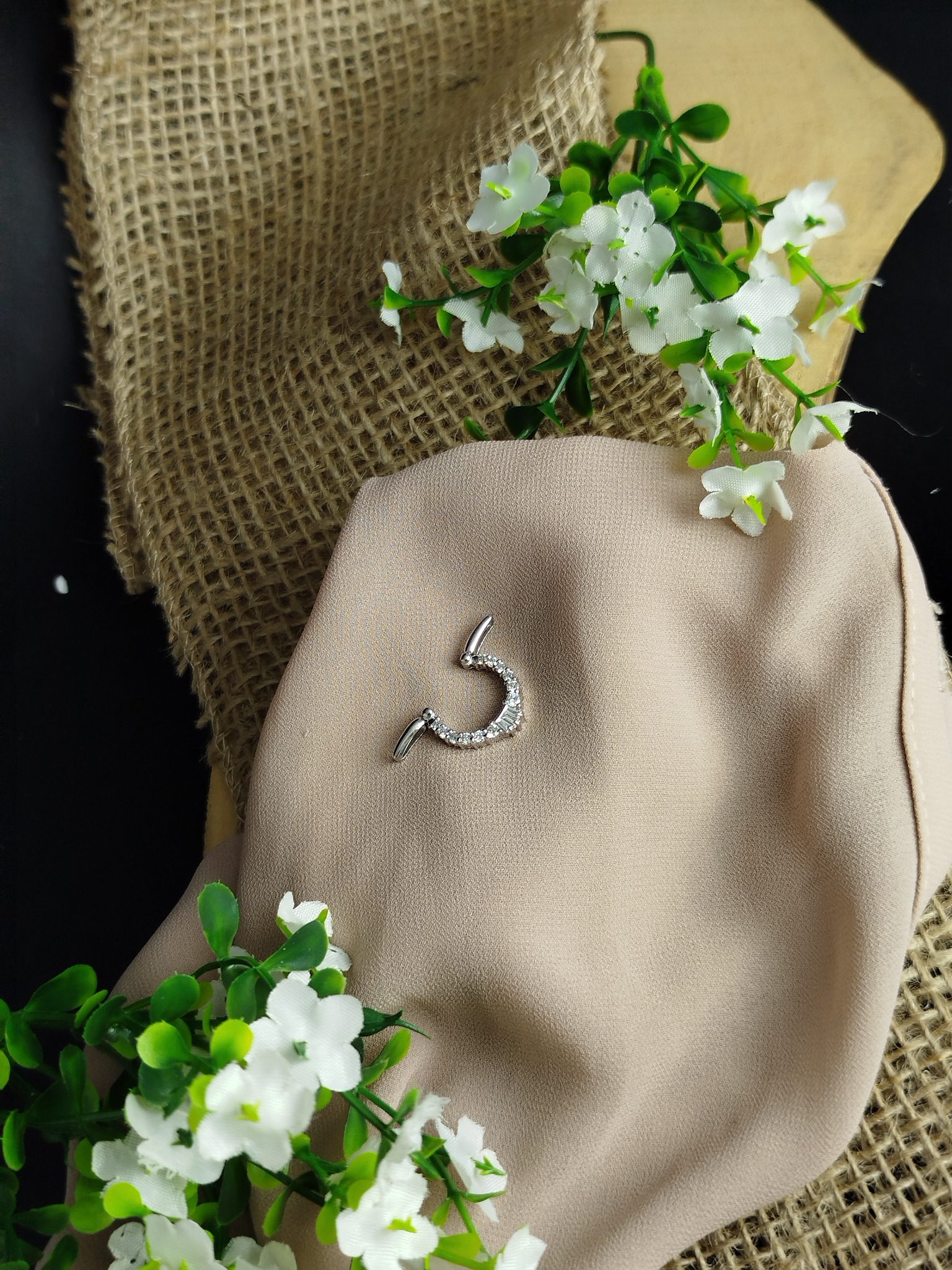 Dije en Platino 900 con 15 Diamantes (0.55 ct VVS2–SI2) – 3.5 g / 16×16 mm - Image 2