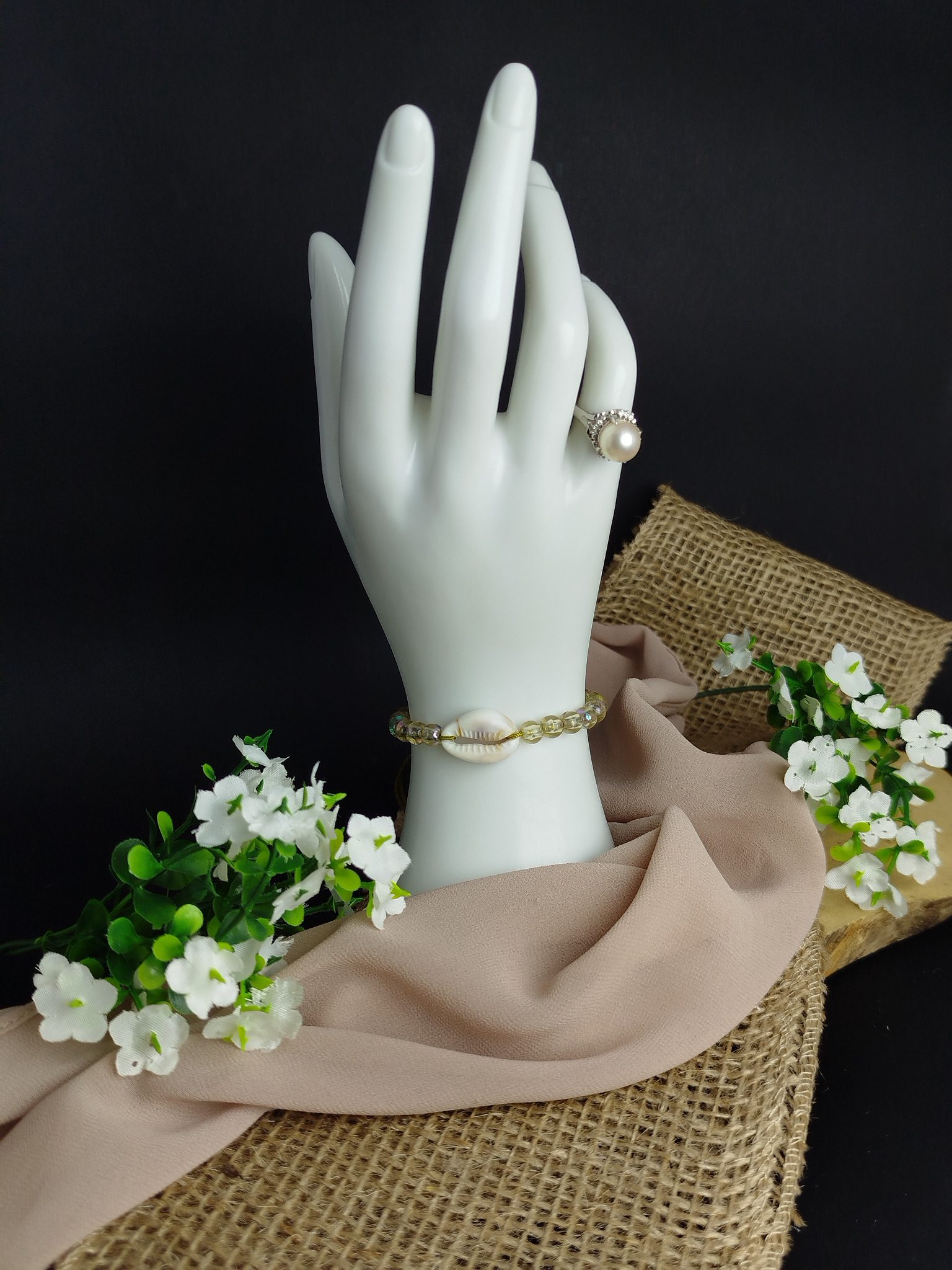 Anillo en Platino 900 con Perla 9 mm y 6 Diamantes (0.06 ct) – 5.87 g / Talla 4.75 - Image 4