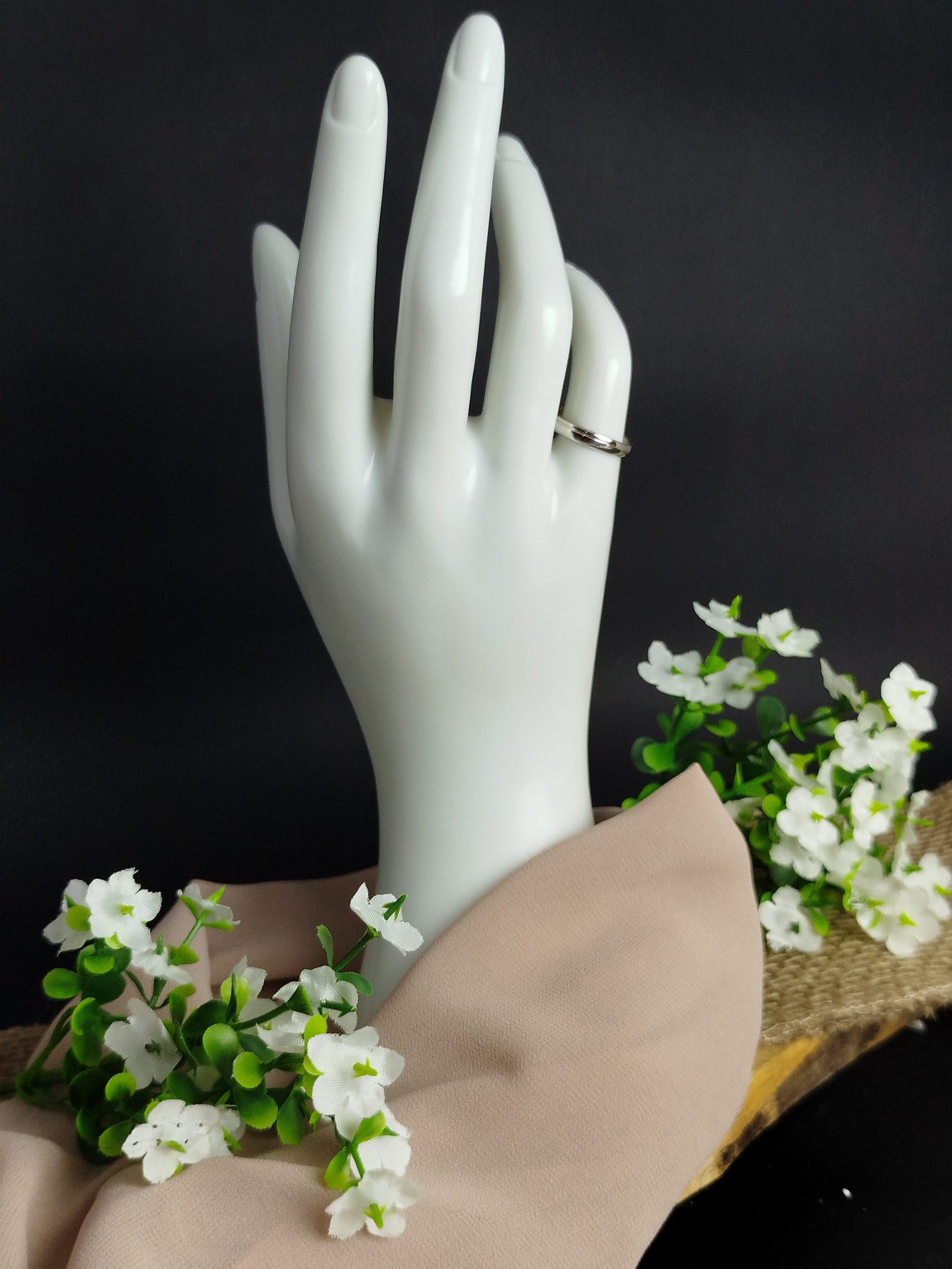 Anillo Ondulado en Platino 1000 con Zafiro Interno – 4.2 g / Talla 6.25 / Pureza Total - Image 4