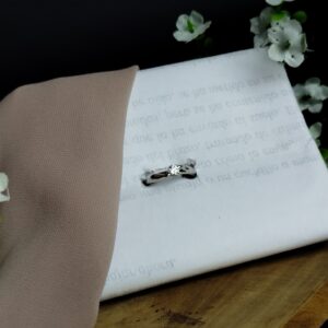 Anillo Unisex en Platino 900 con Diamante 0.30 ct – Diseño Clásico / 5.1 g / Talla 5