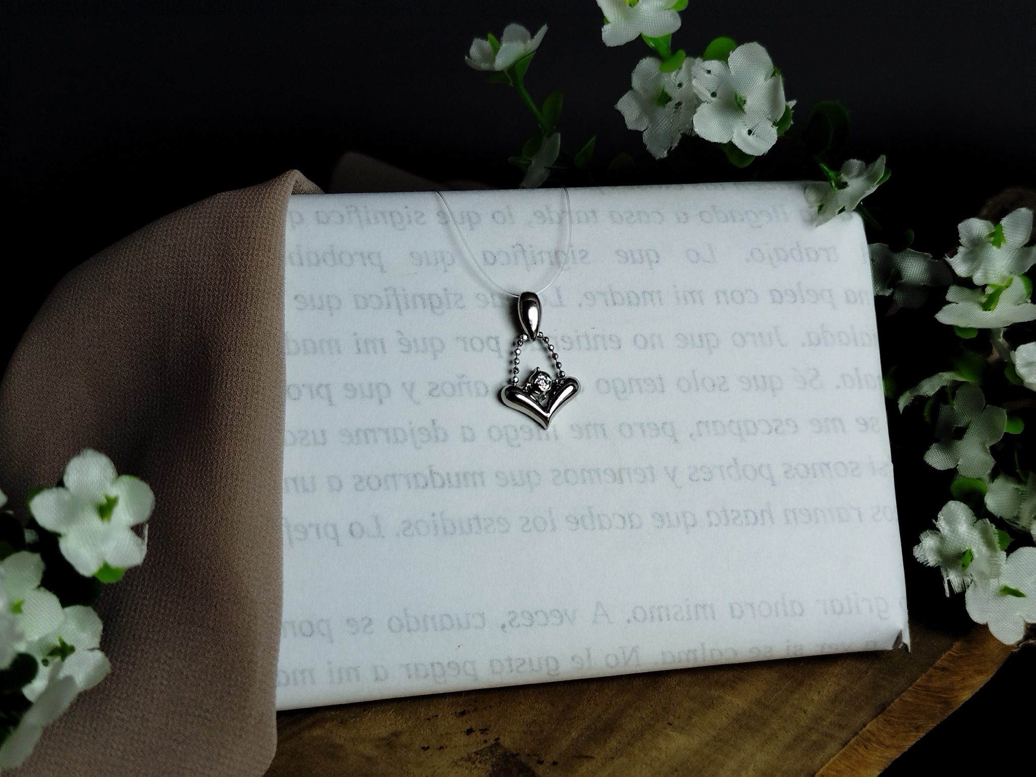 Dije de Dama en Platino 900 con Diamante 0.05 ct – Diseño Corazón / 2.88 g / 21 × 11 mm