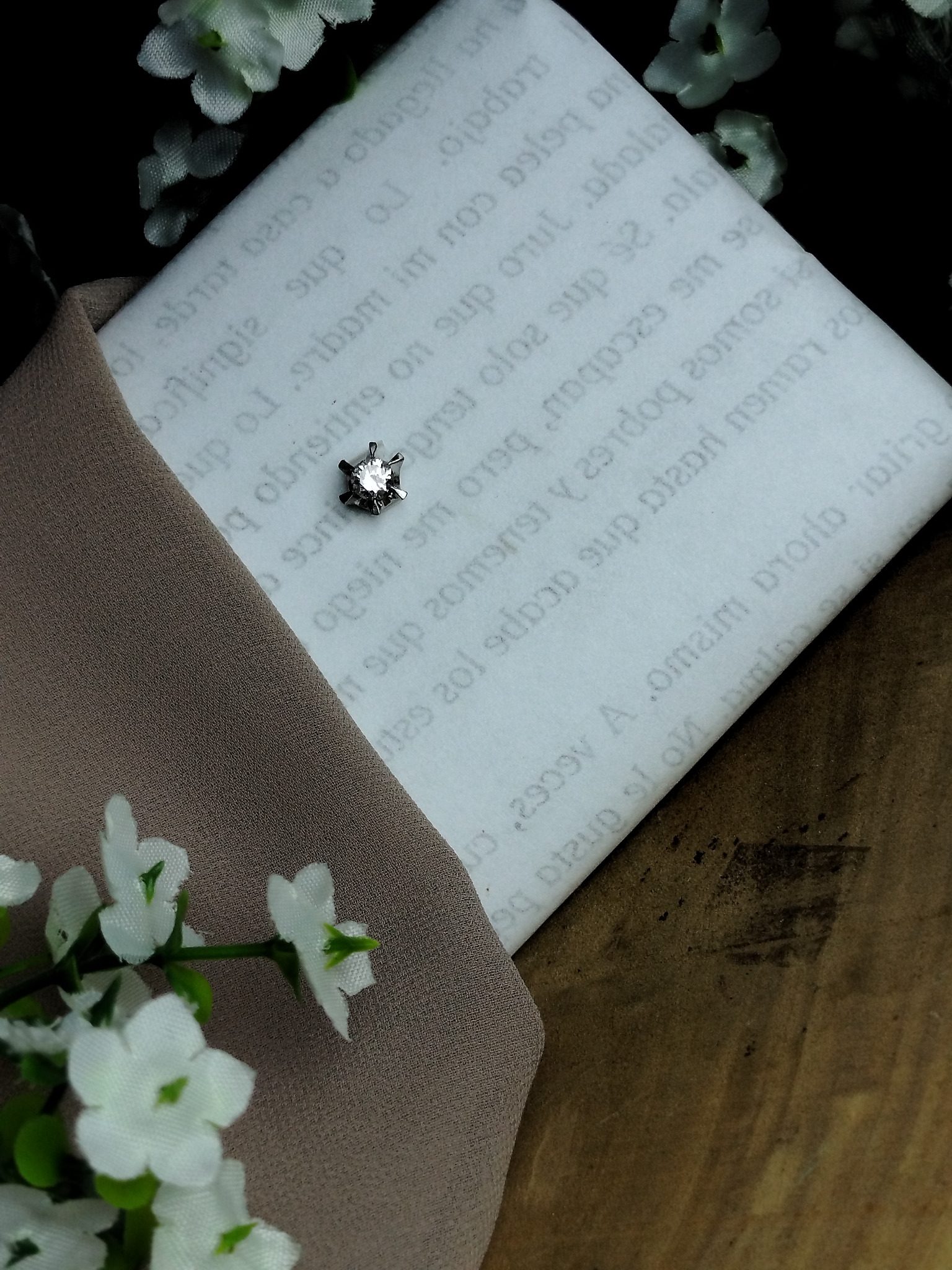 Dije en Platino 900 con Diamante Circular 0.40 ct – Color I / Claridad SI1 / 0.88 g / 0.7×0.7 cm - Image 2