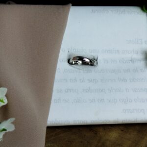 Anillo Ondulado en Platino 1000 – 4.3 g / Talla 5 / Diseño Moderno Unisex