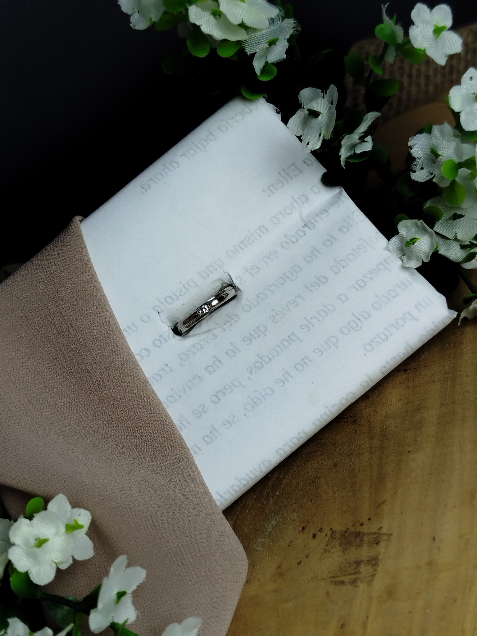 Anillo en Platino 900 con Engaste de Diamante de 0.05 ct – 4.5 g / Talla 5.5 / Diseño Elegante - Image 3