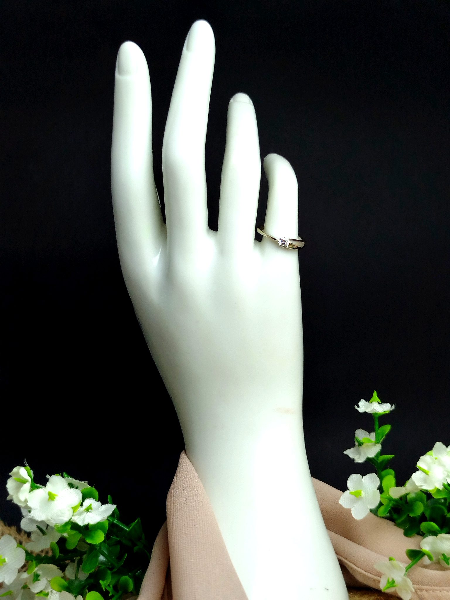 Anillo Solitario en Oro Blanco 18K con Diamante 0.17 ct VS1 (Talla Muy Buena) – 2.6 g / Talla 5 / Dama - Image 5