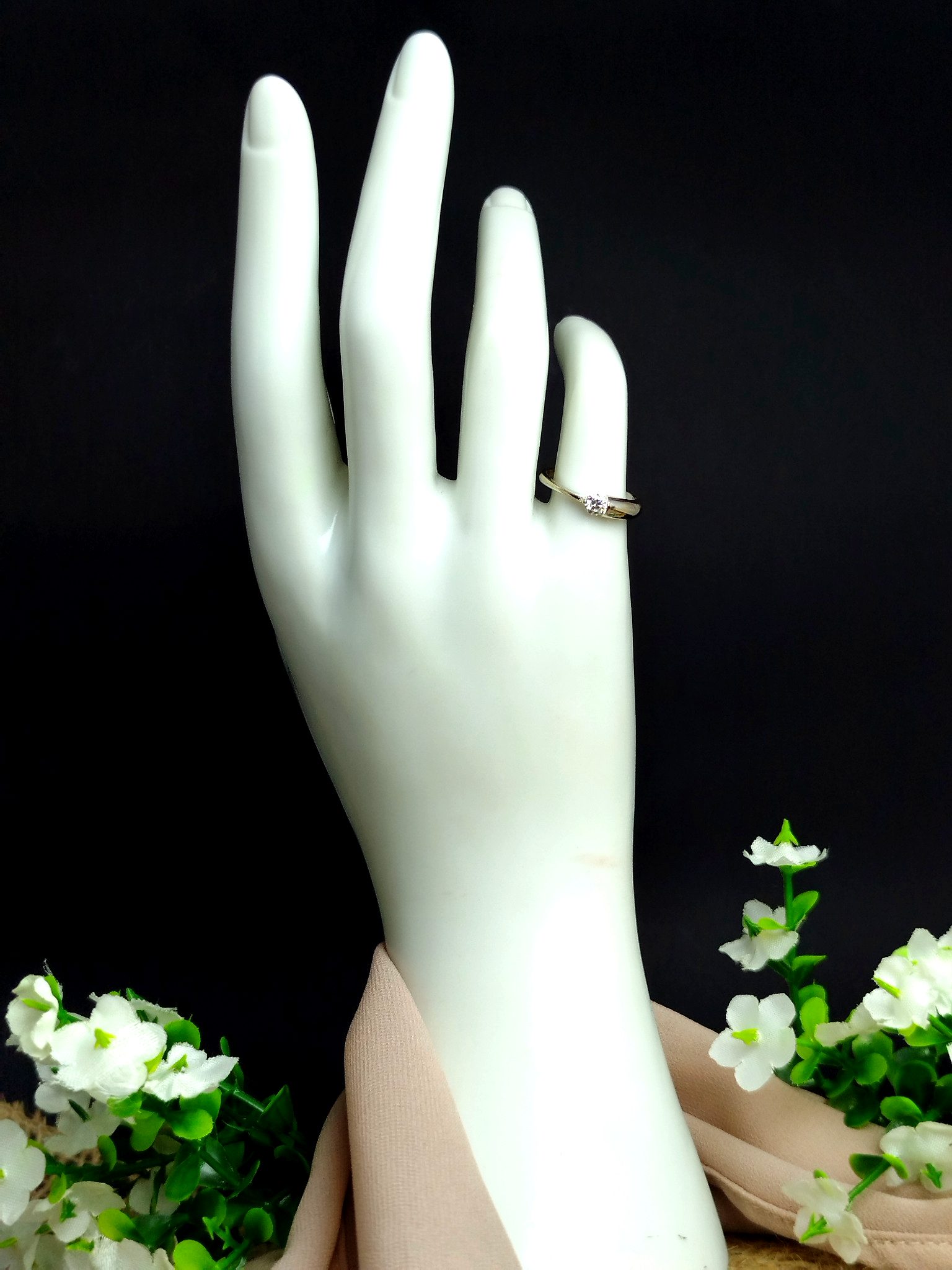 Anillo Solitario en Oro Blanco 18K con Diamante 0.17 ct VS1 (Talla Muy Buena) – 2.6 g / Talla 5 / Dama - Image 4