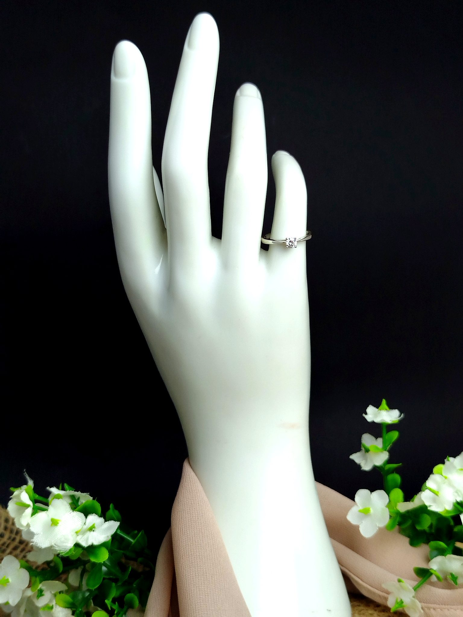 Anillo Solitario en Oro Blanco 18K con Diamante 0.17 ct VS1 (Talla Muy Buena) – 1.6 g / Talla 4.5 / Dama - Image 5