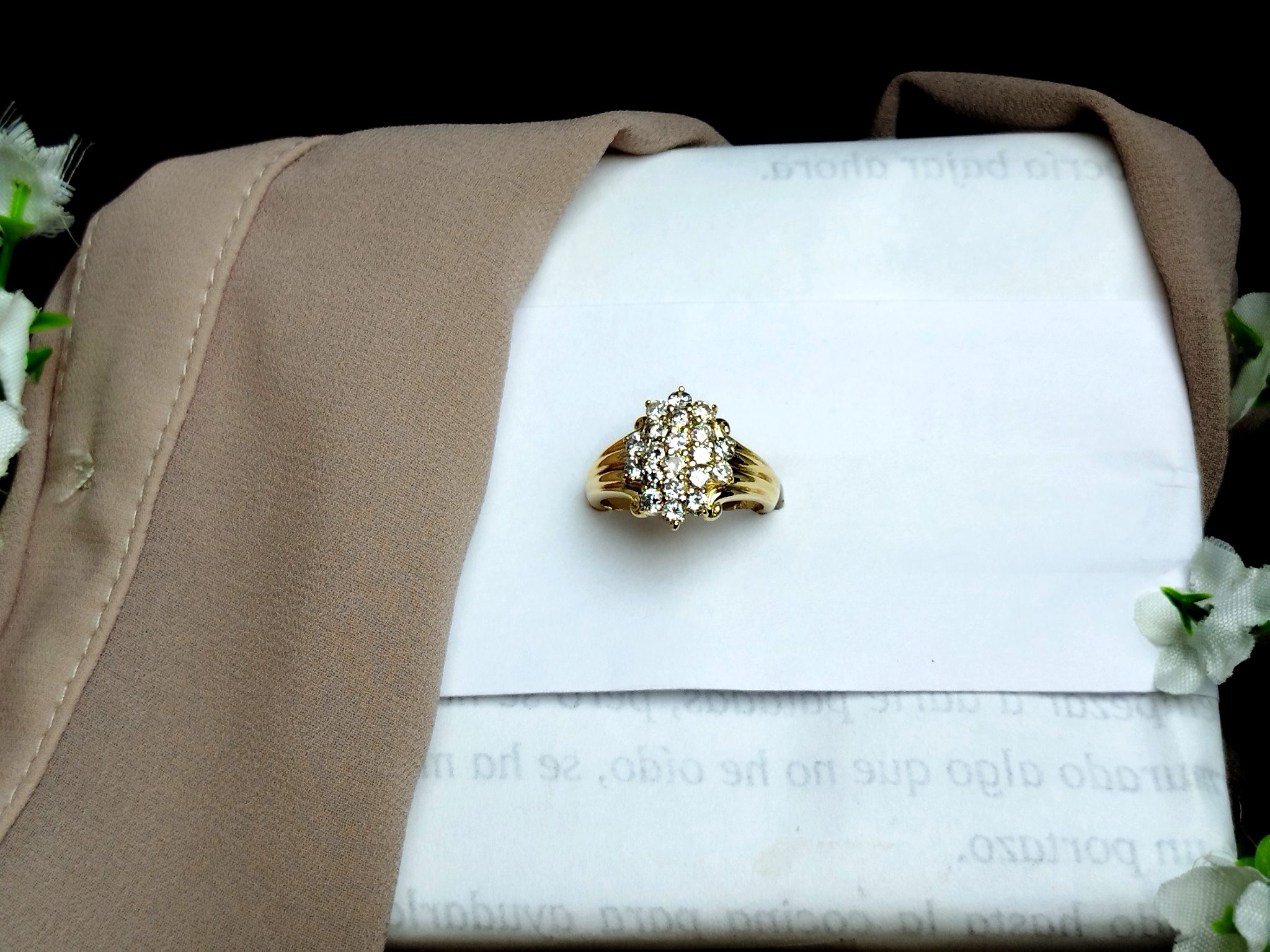 Anillo en Oro 18K con 20 Diamantes VS1–SI1 (1.08 ct) – 5.2 g / Talla 5.5 / Dama