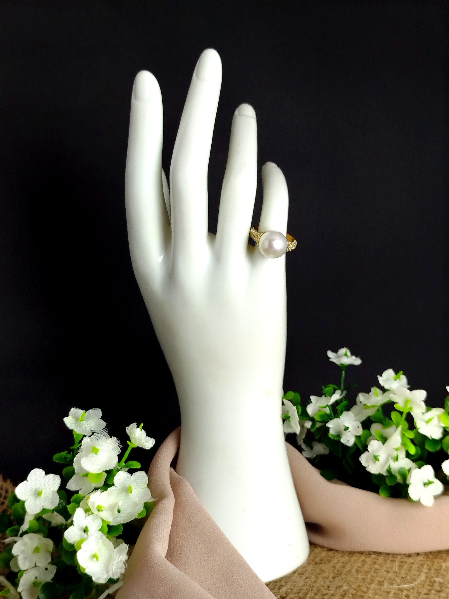 Anillo en Oro 18K con Perla de 11 mm y 58 Diamantes (0.60 ct) – 7.73 g / Talla 5 ¼ / Dama - Image 5