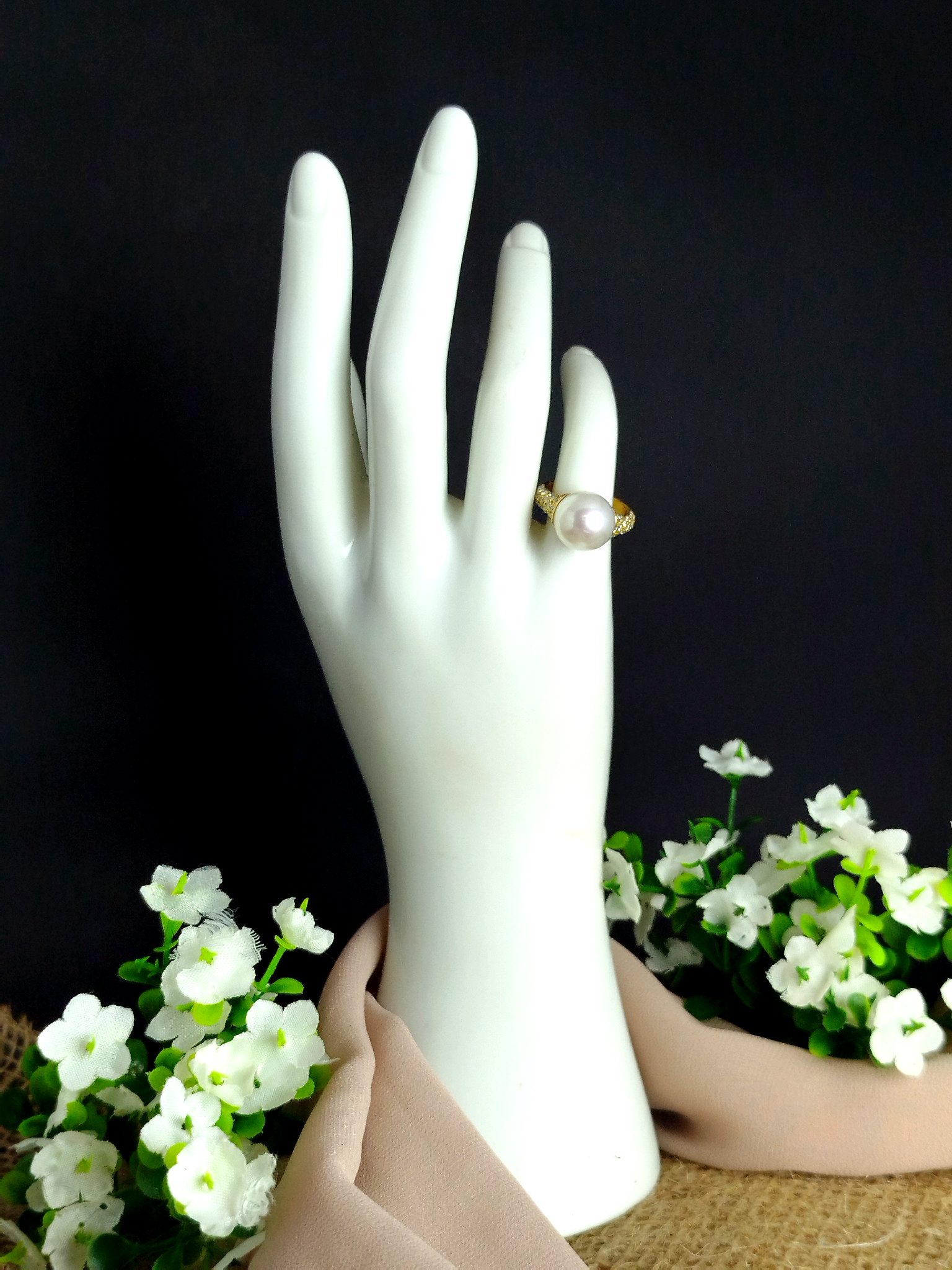 Anillo en Oro 18K con Perla de 11 mm y 58 Diamantes (0.60 ct) – 7.73 g / Talla 5 ¼ / Dama - Image 4