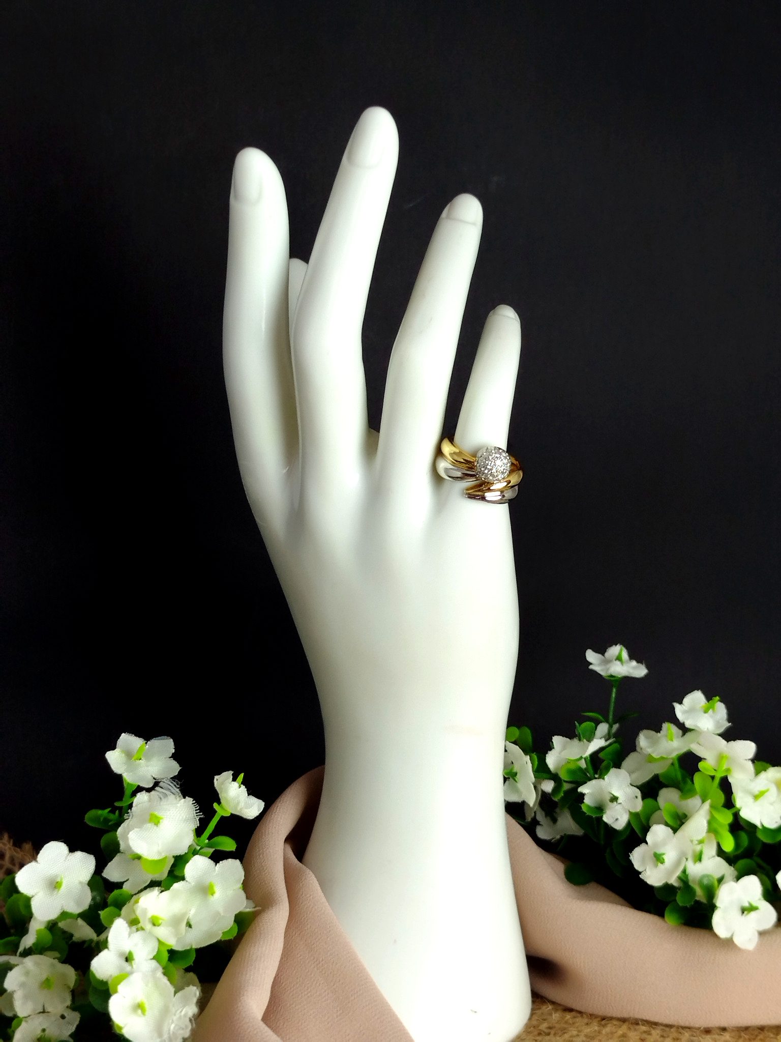 Anillo en Oro 18K y Platino con 50 Diamantes Naturales (0.50 ct Total) – 8.8 g / Talla 5.5 / Dama - Image 5