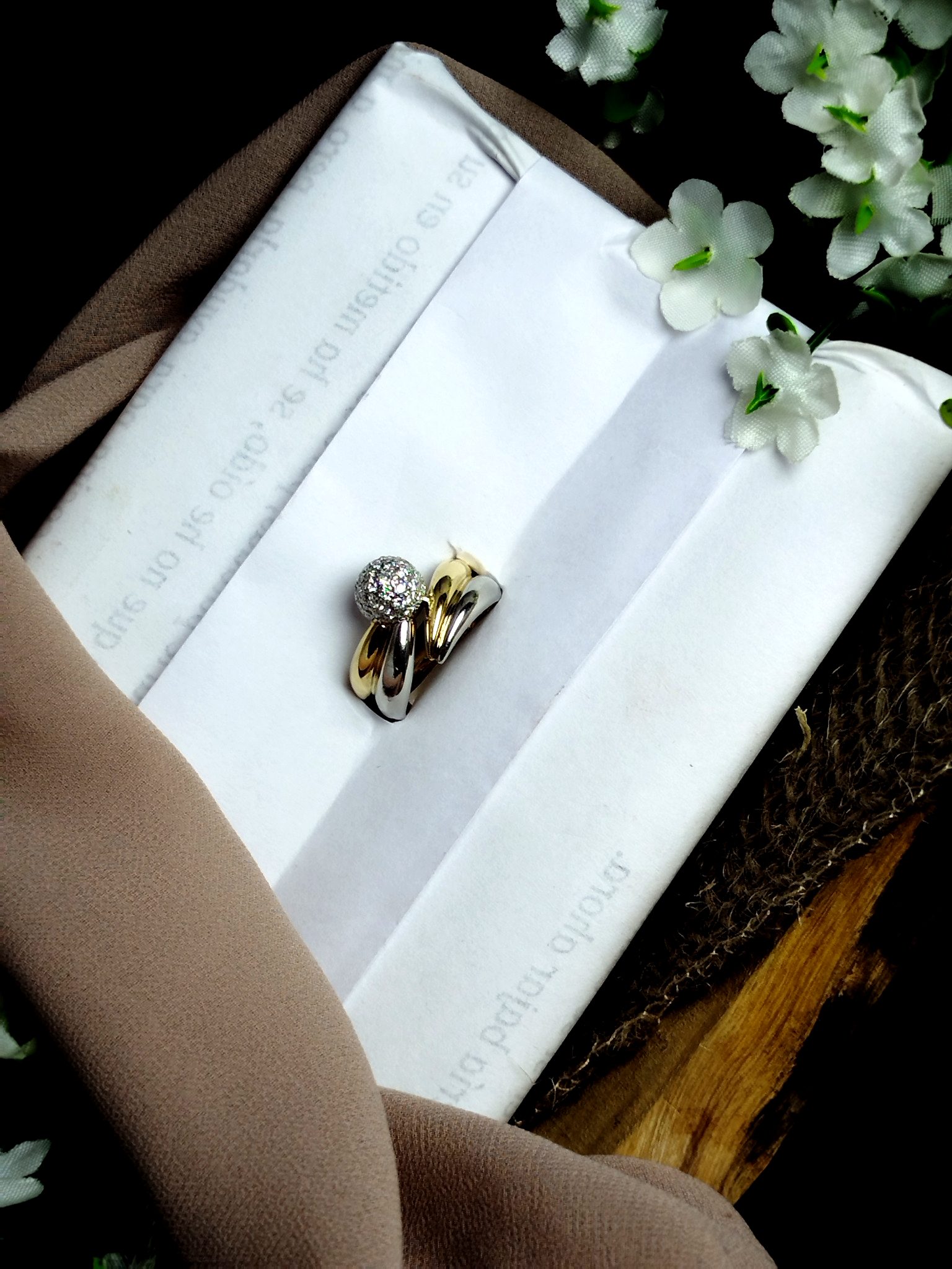 Anillo en Oro 18K y Platino con 50 Diamantes Naturales (0.50 ct Total) – 8.8 g / Talla 5.5 / Dama - Image 2