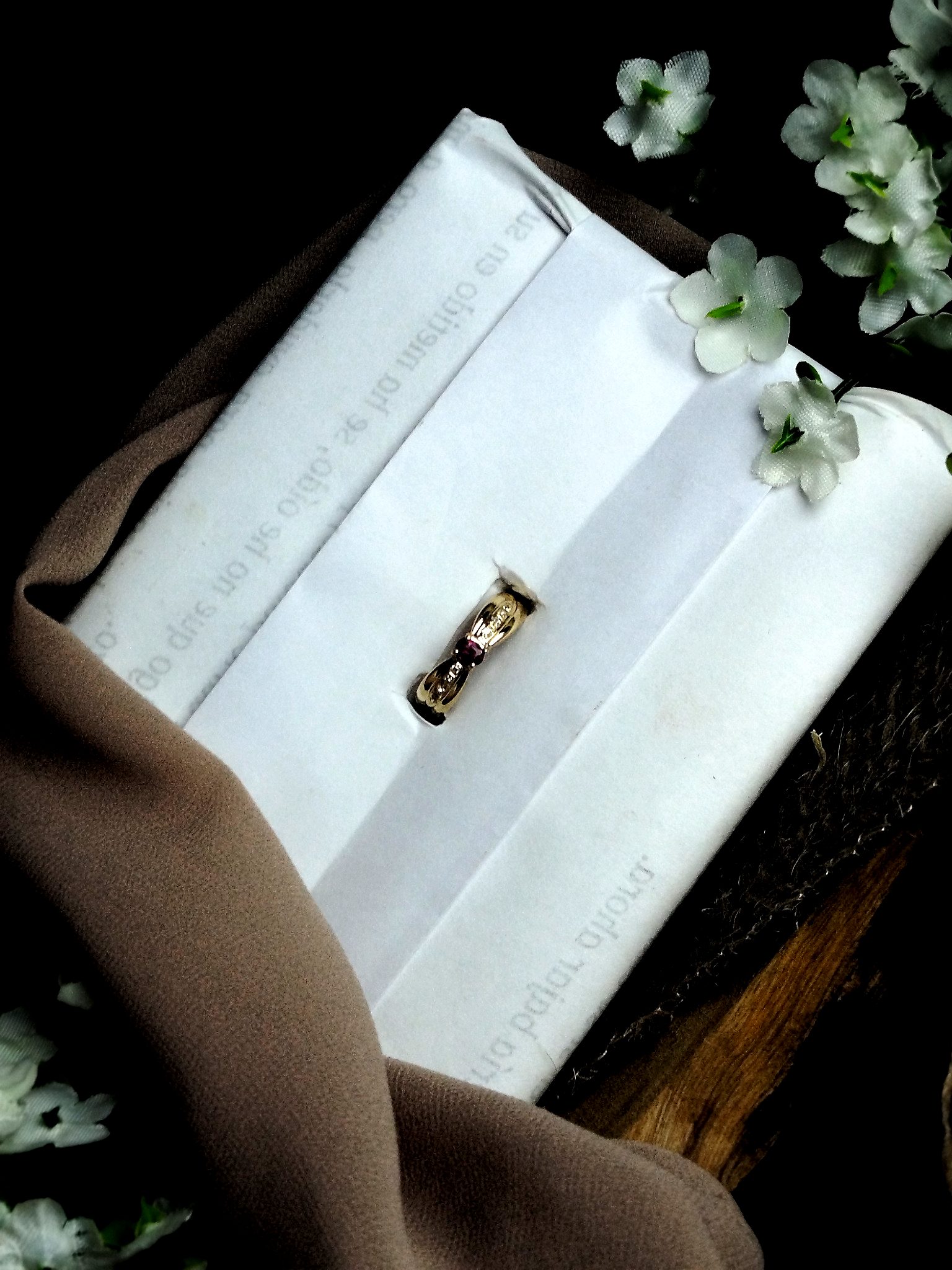 Anillo Felino en Oro 18K con Rubíes, Zafiros y Brillantes – 8.85 g / Talla 6 / Dama - Image 3