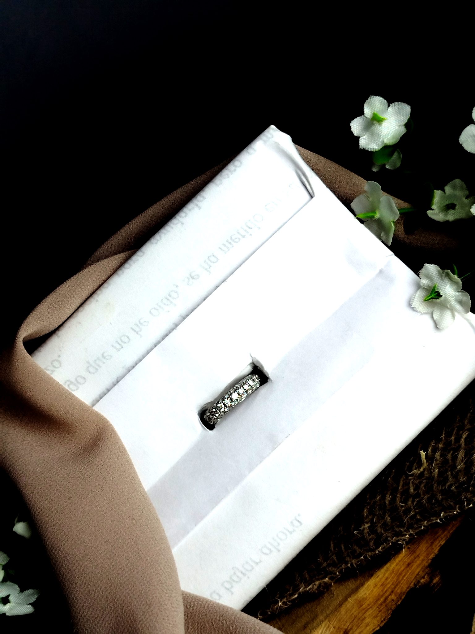 Anillo Media Alianza en Oro Blanco 18K con Diamantes Naturales – 1.78 ct / 2.8 g / Talla 2 / Dama - Image 2