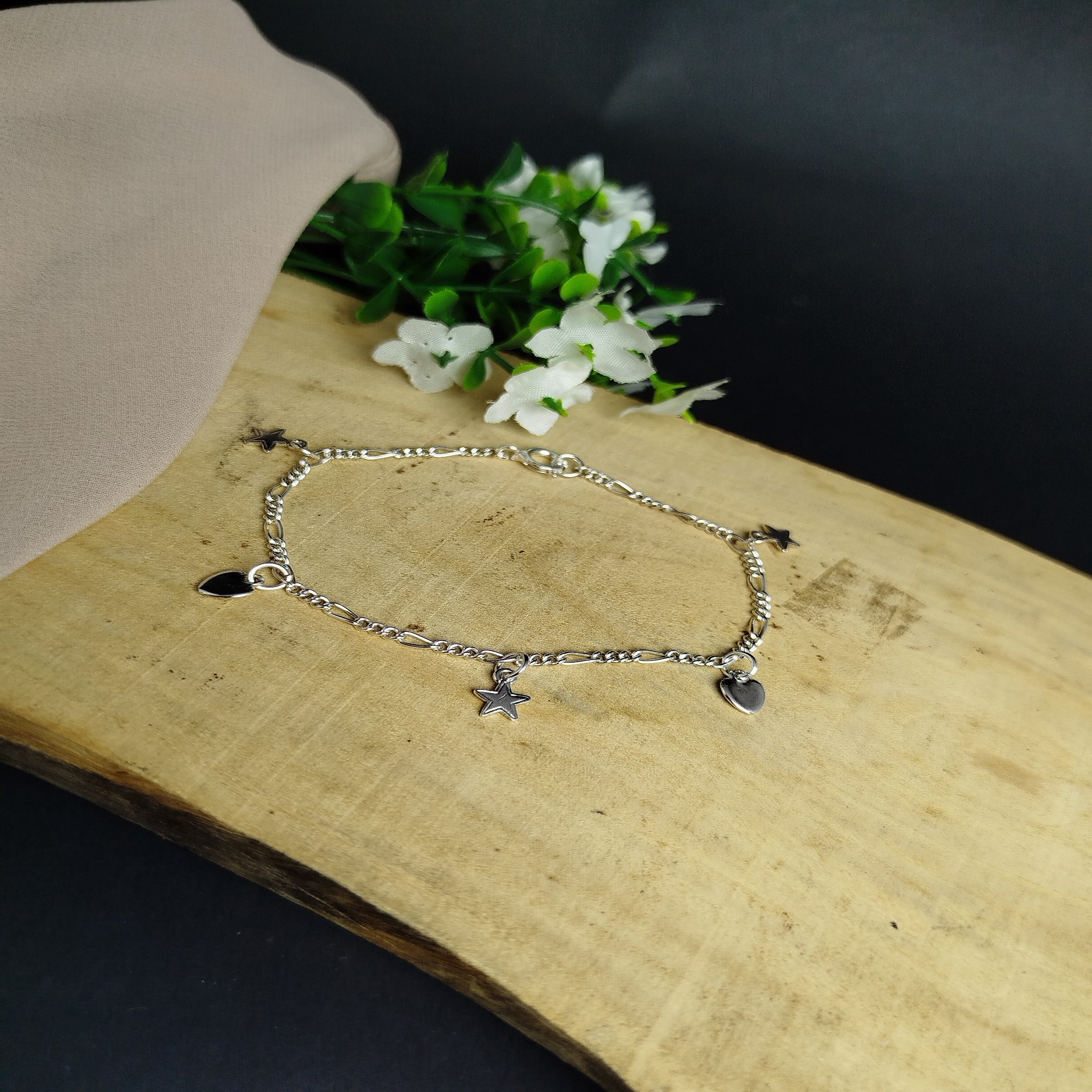 Pulsera de Plata 950 para Dama con Dijes de Corazón y Estrella – 3.66 g